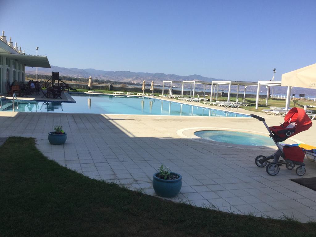 Aphrodite Beachfront Apartment Kaziverá Kültér fotó