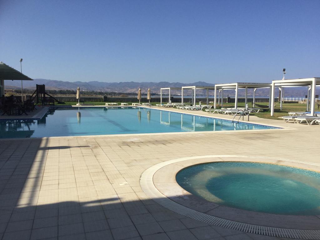 Aphrodite Beachfront Apartment Kaziverá Kültér fotó