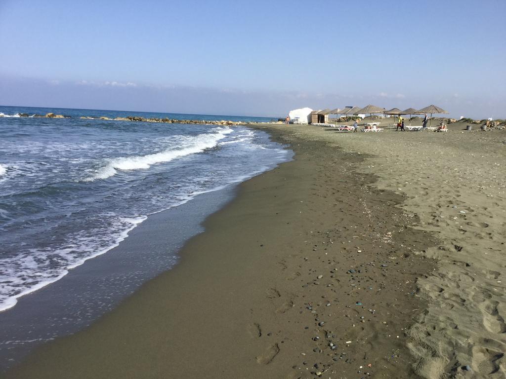 Aphrodite Beachfront Apartment Kaziverá Kültér fotó